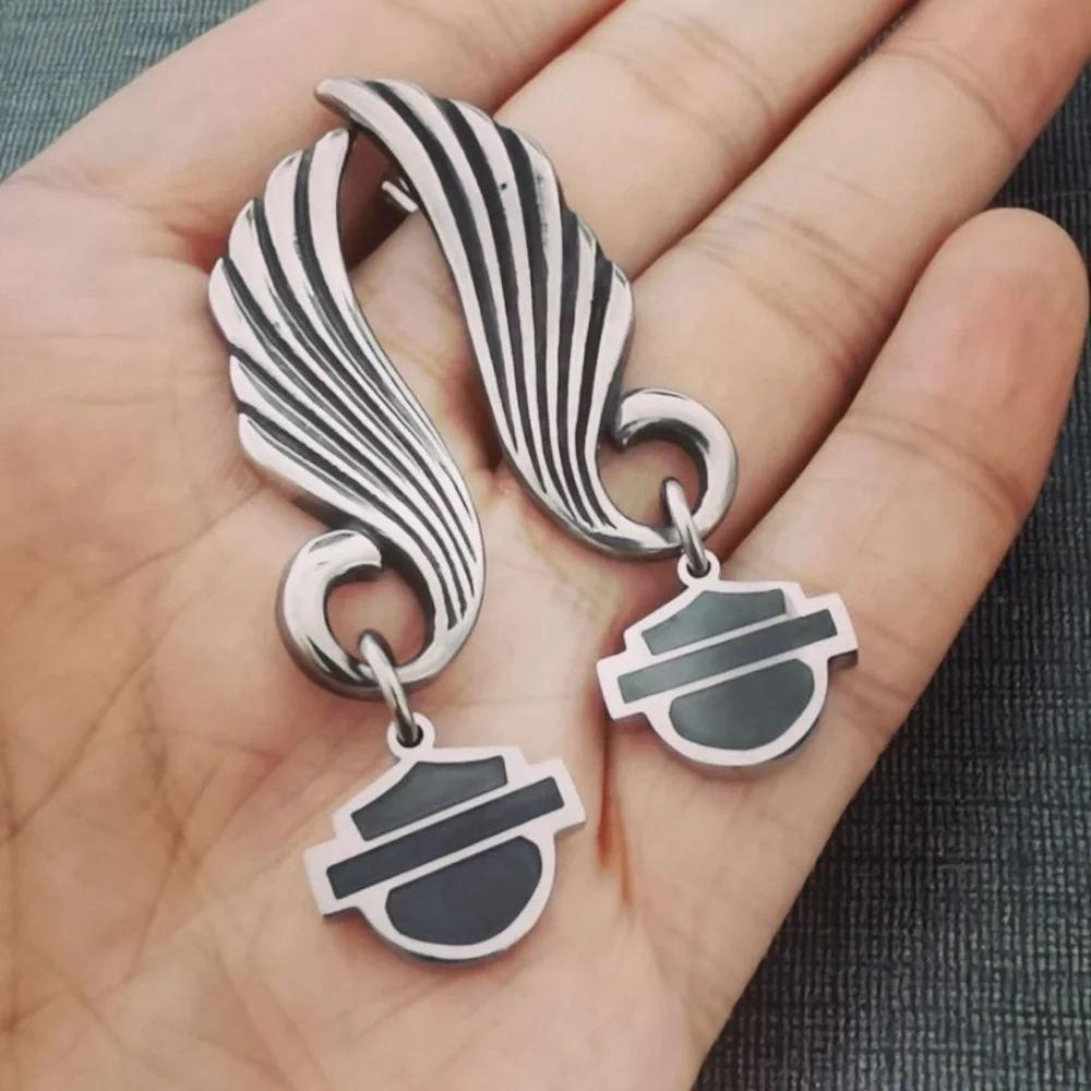 HD Earrings - Picture 1 of 3